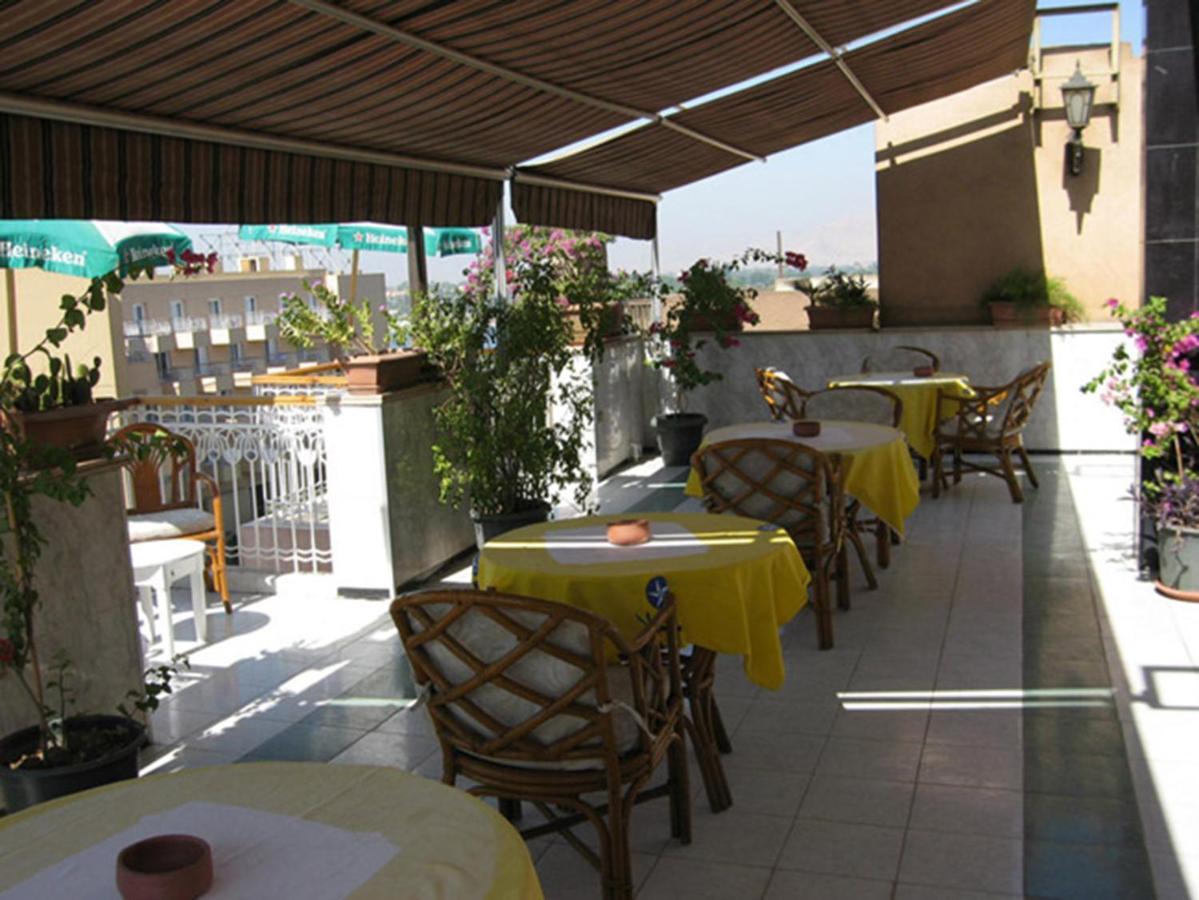 Philippe Luxor Hotel Exterior photo